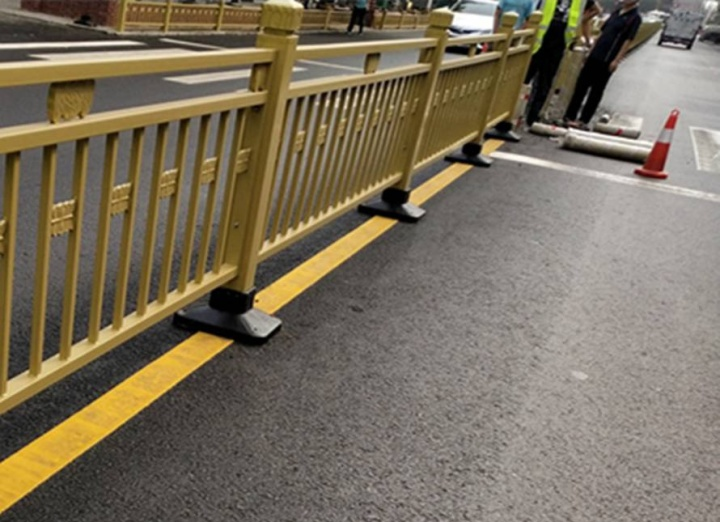 城市道路隔離護欄A(yíng)河南城市道路隔離護欄訂制 城市道路隔離護欄A(yíng)河南城市道路隔離護欄訂制